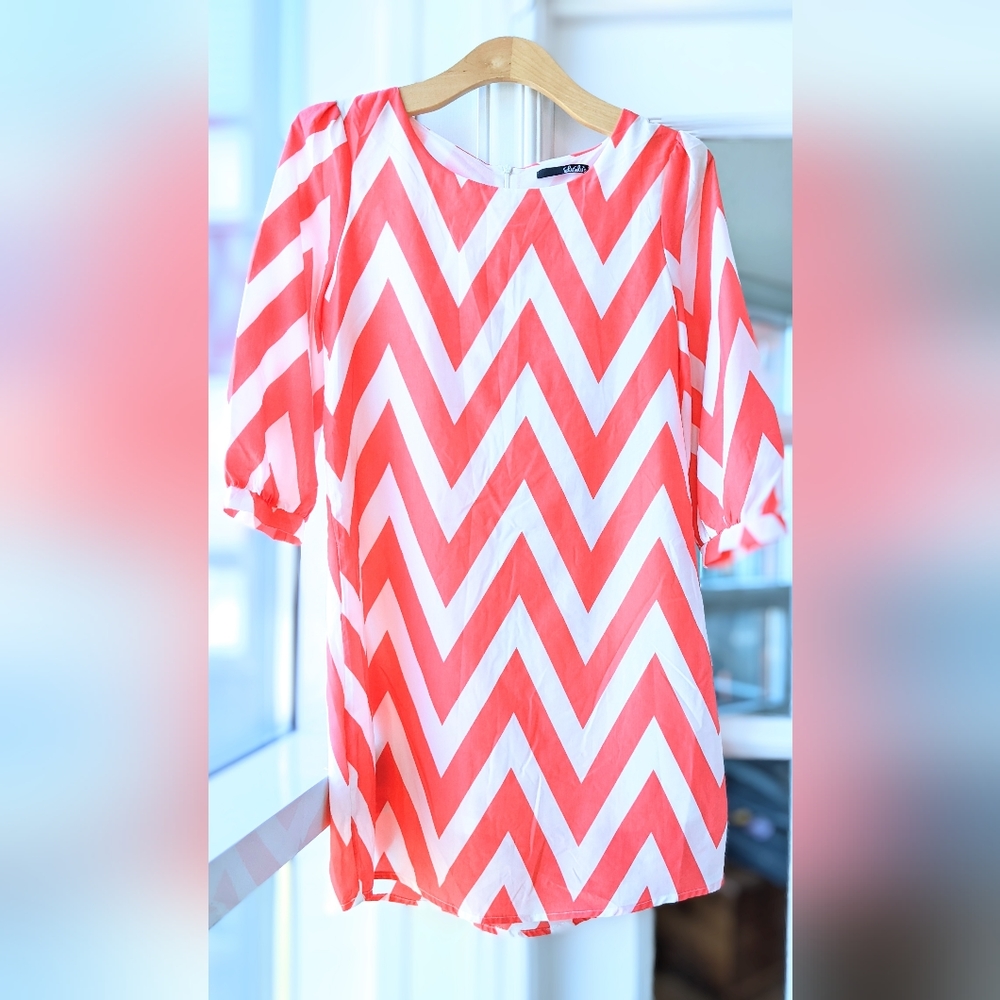 Lulu's Pink Chevron Print Dress. Small.